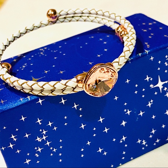 Crystals by Swarovski leather blush stone bracelet - Picture 2 of 8